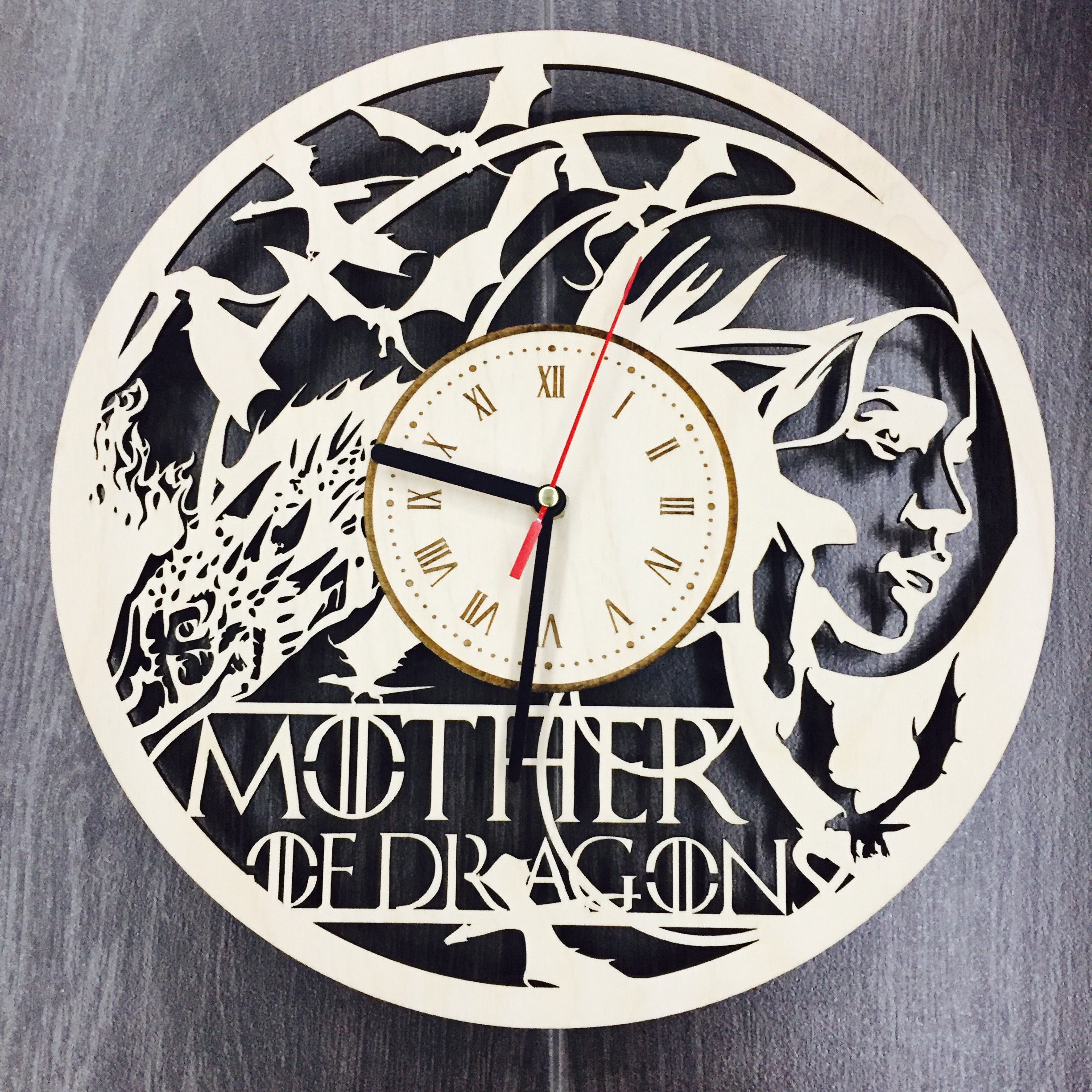 

Оригинальные настенные часы 7Arts Mother of Dragons CL-0150