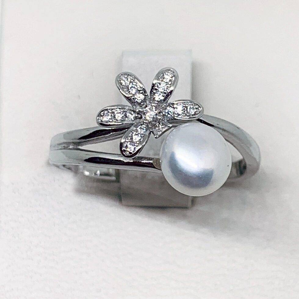 

Кольцо серебряное с жемчугом и кубическим цирконием 20 3,49 г