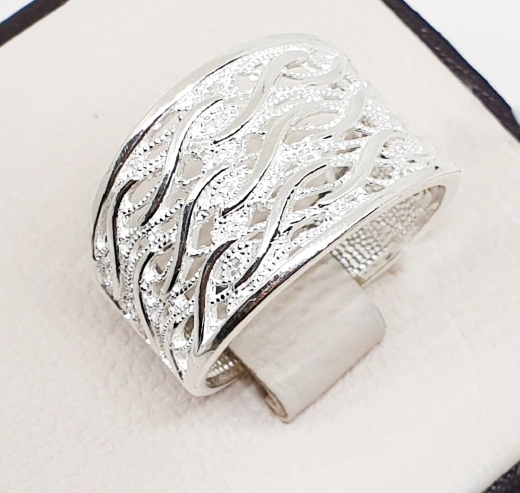 

Кольцо серебряное 20 4,8 г
