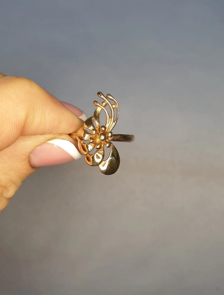 

Кольцо позолоченное "Цветок" 17 2,9 г