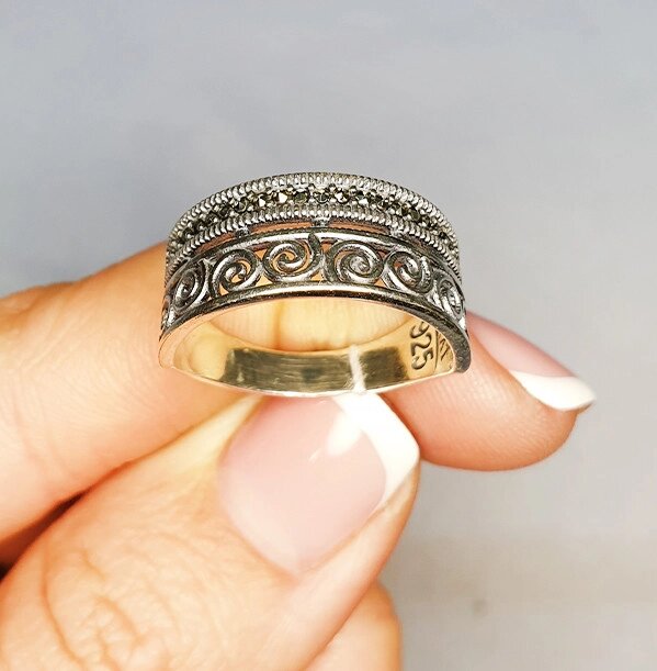 

Кольцо серебряное с марказитом 19 3,96 г