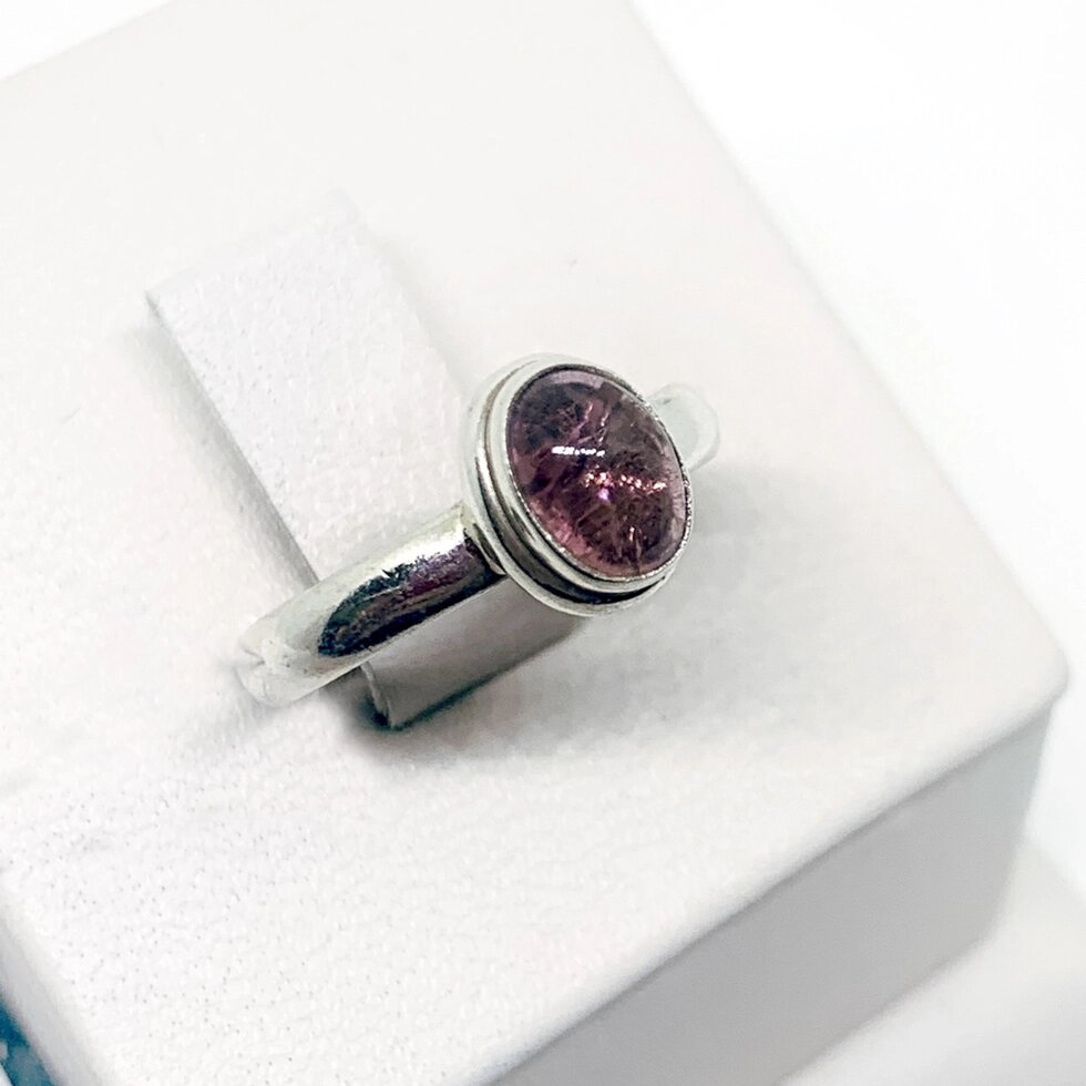 

Кольцо серебряное с турмалином 16 2,48 г
