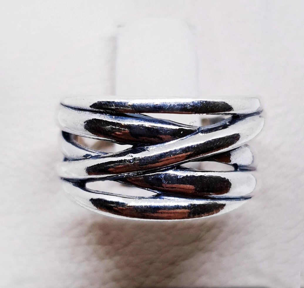 

Кольцо серебряное 17 4,27 г