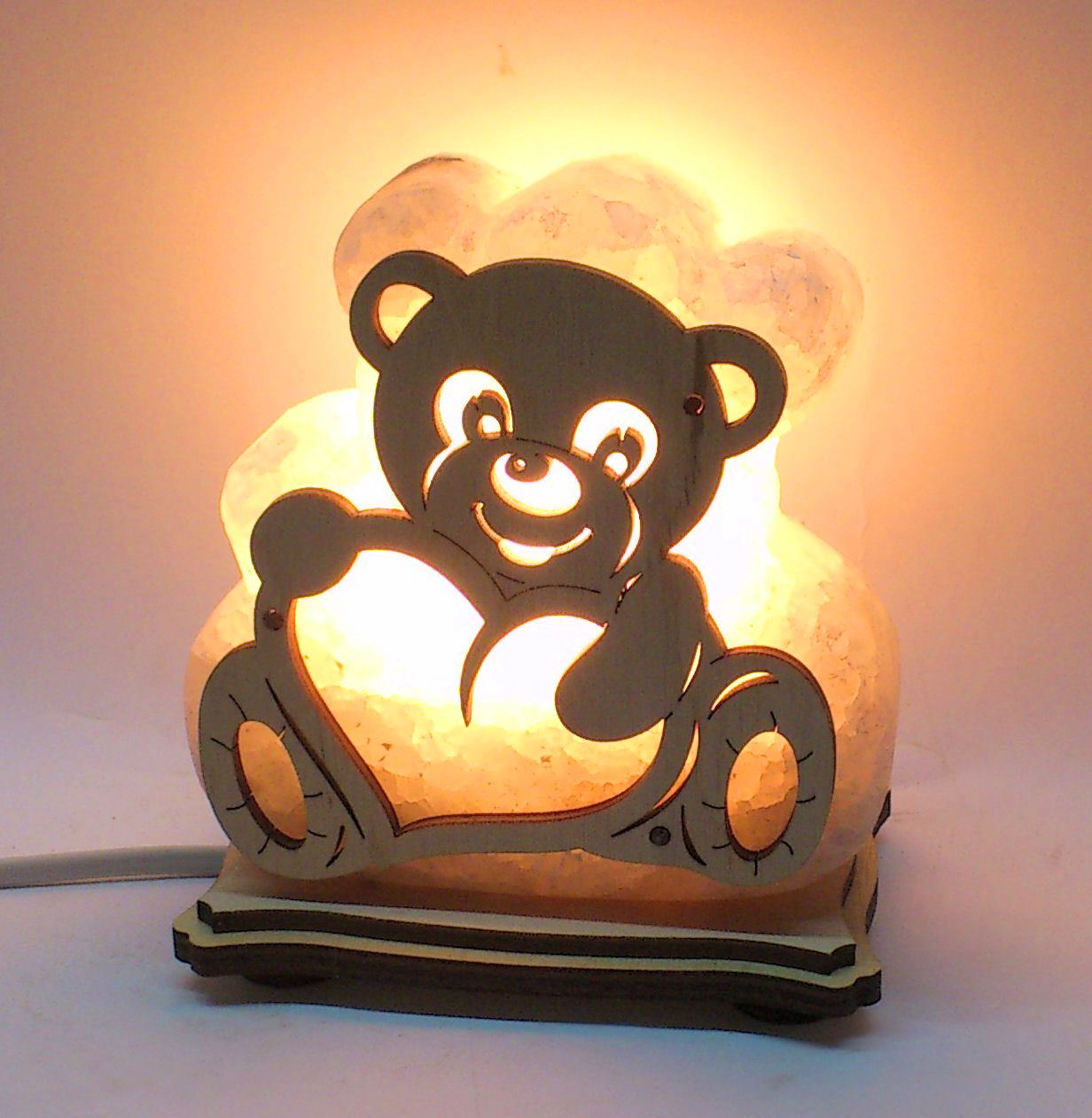 

Соляная лампа-ночник Saltlamp Мишка с сердцем маленький высотой 11 см (123732)