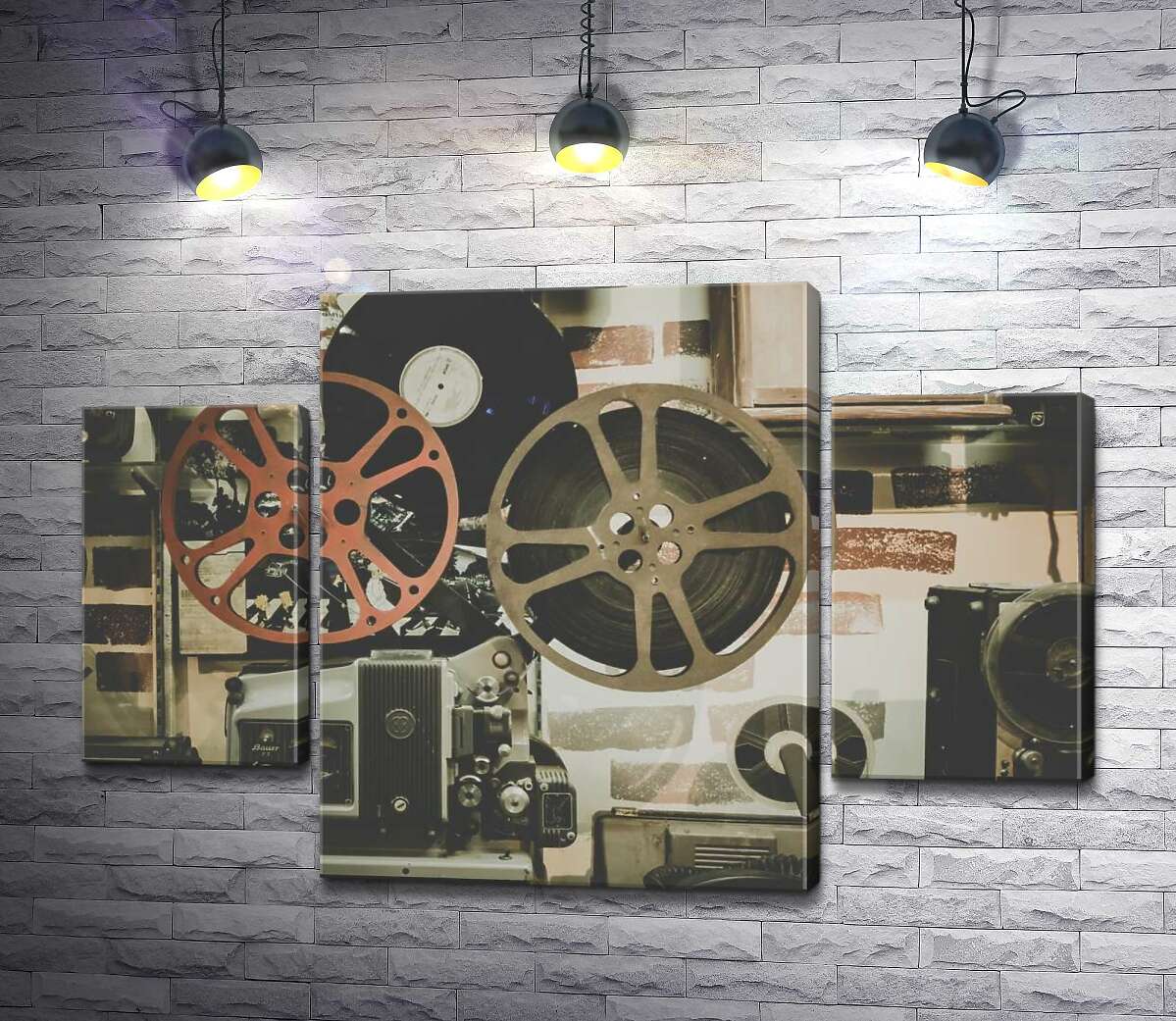 

Модульная картина ArtPoster Бобина накручивает фильм через проектор 80x54 см Модуль №7