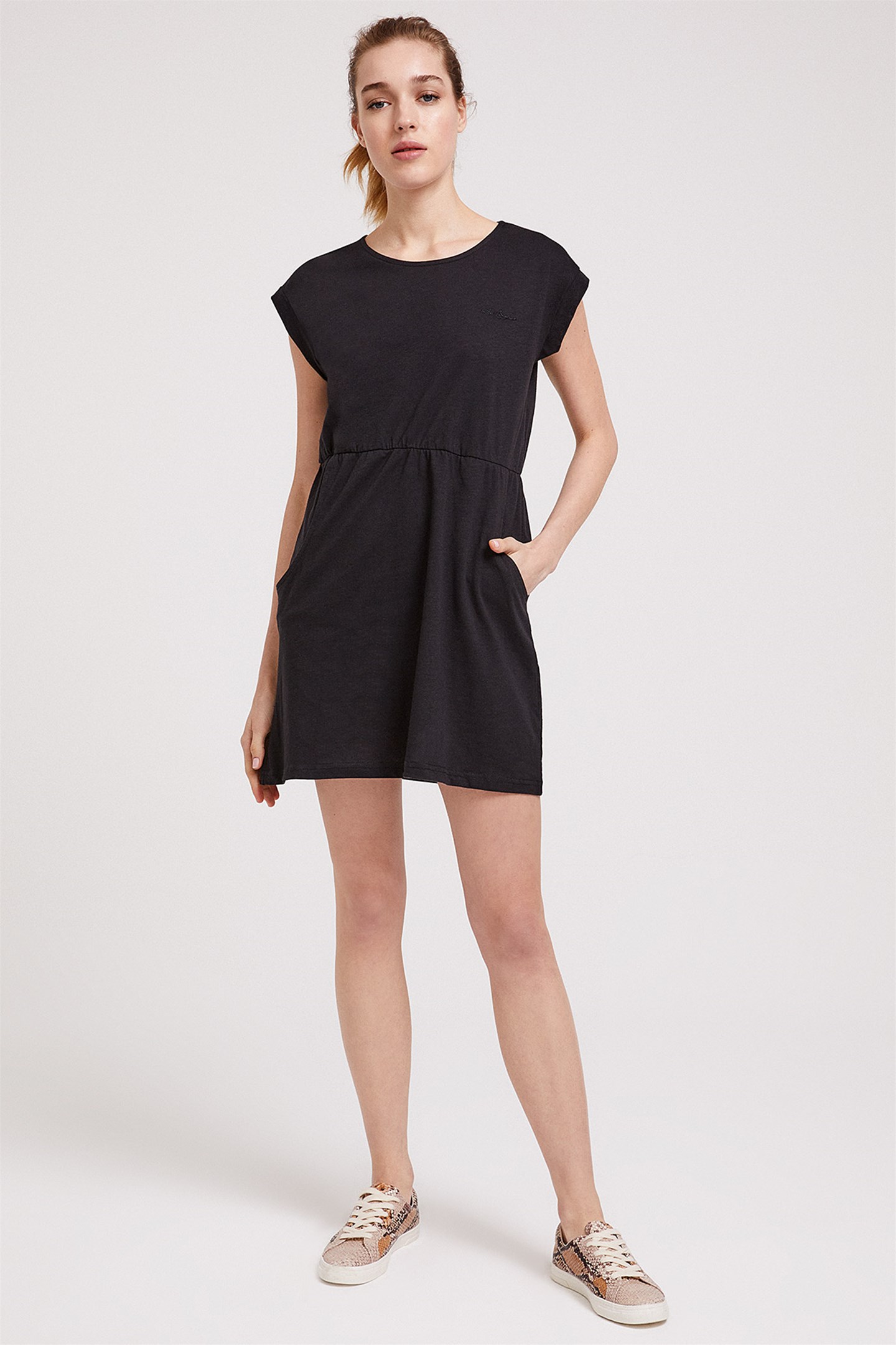

Платье женское Lee Cooper Черный  (202 LCF 244002 SİYAH, Платье женское Lee Cooper Черный S (202 LCF 244002 SİYAH)
