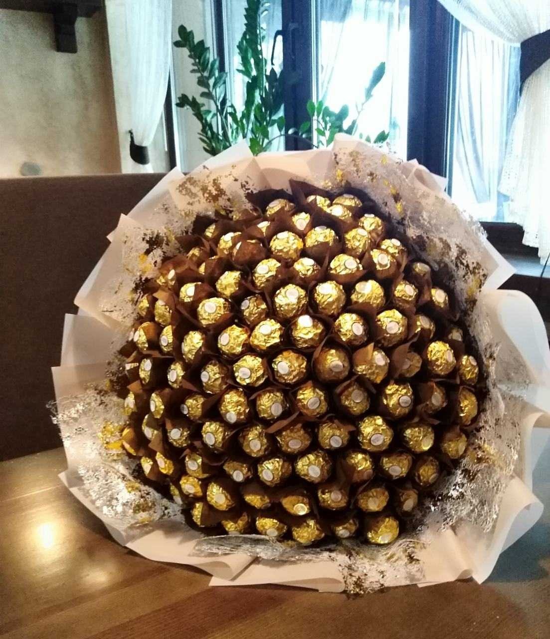 

Букет Из Конфет - 101 ferrero rocher