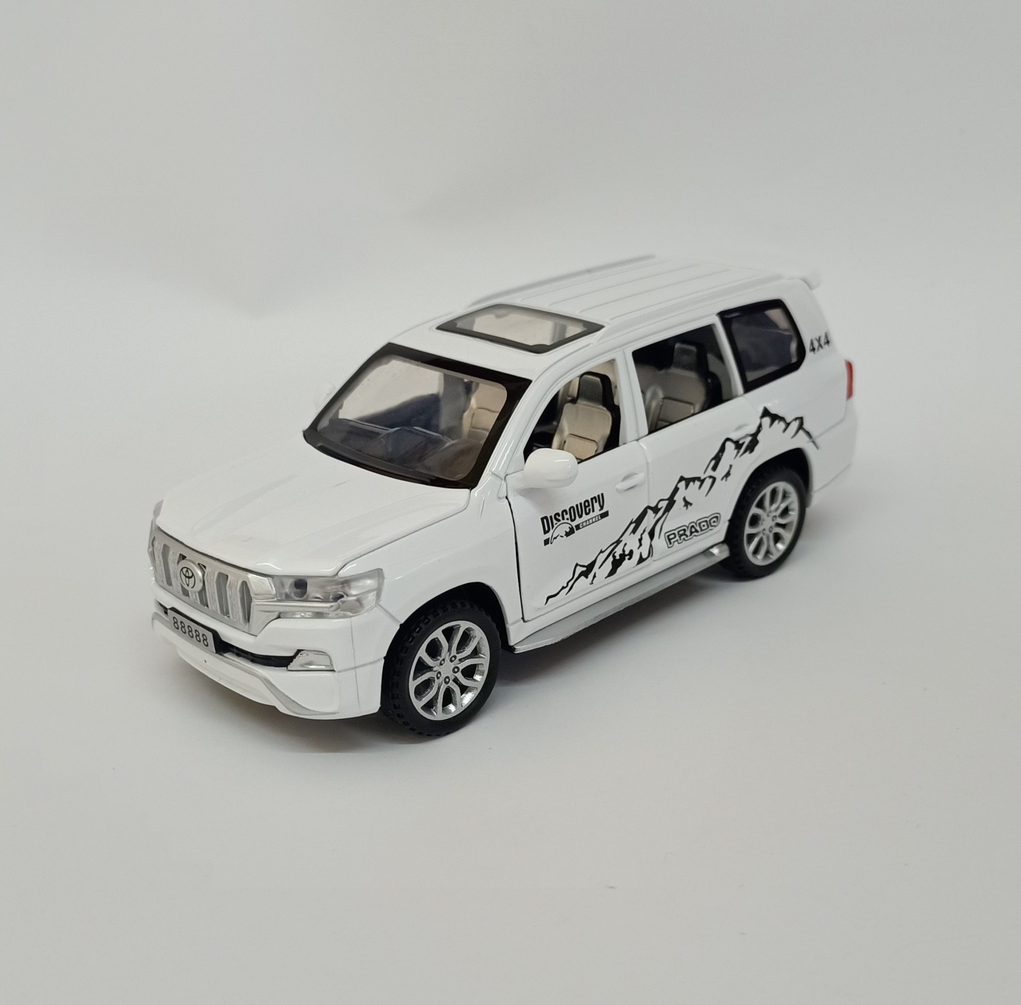 

Машина металлическая Toyota land cruiser Wanbao 630C (белая)