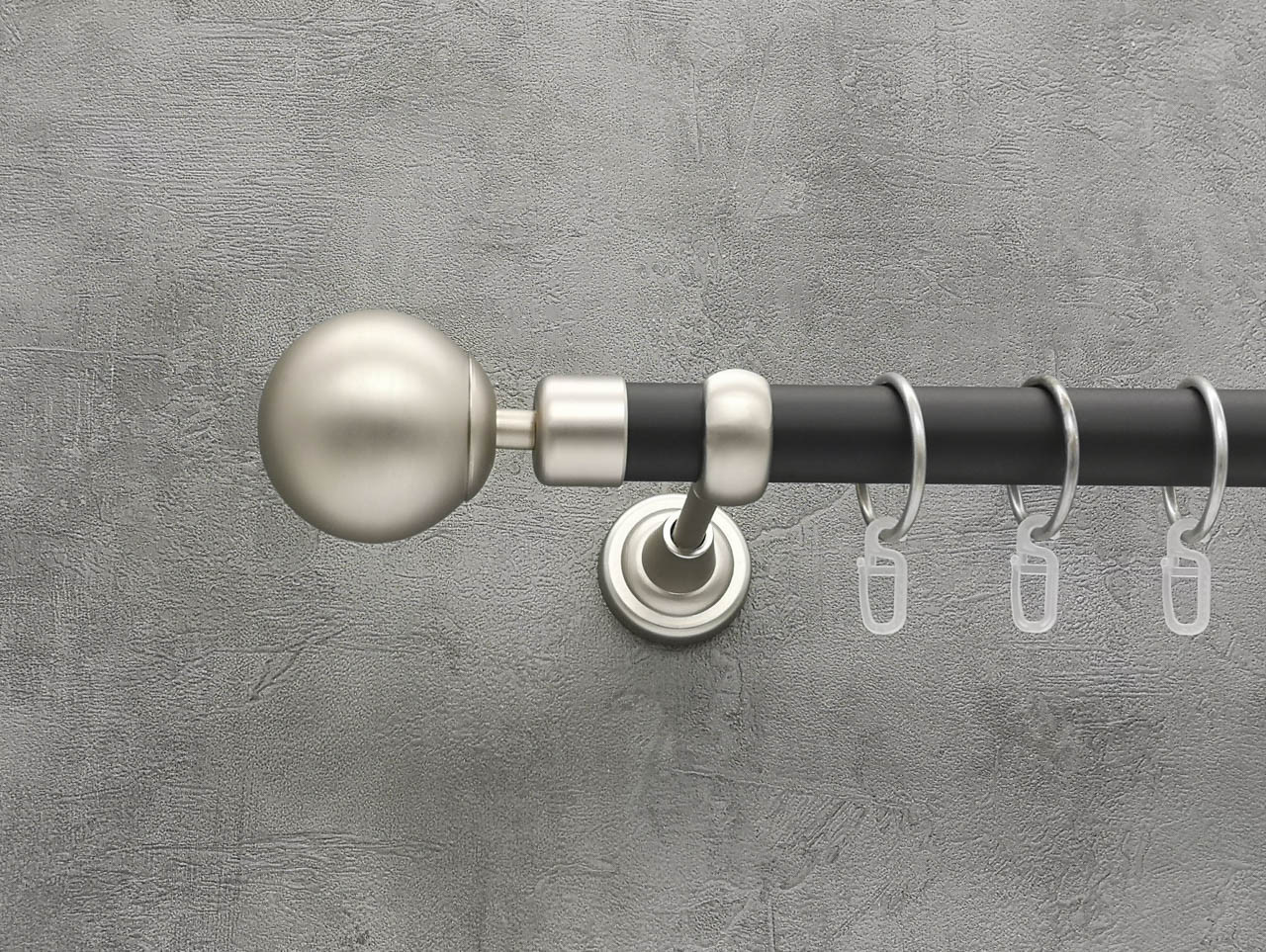 

Карниз Quadrum Шар 300 см одинарный Сатин/черный матовый открытый 25 мм гладкая (кольца с крючками)