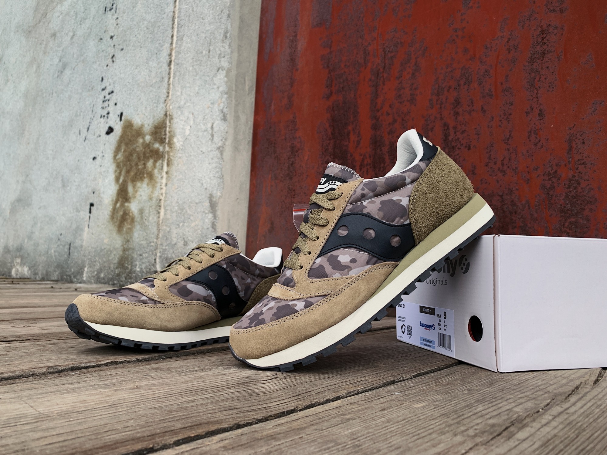 Saucony camo sales sneakers