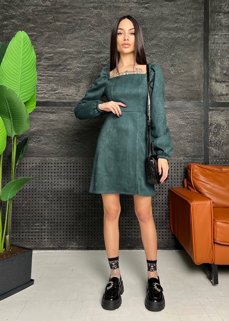 

Женское замшевое платье Le'Katrin 453-2XL Изумрудный