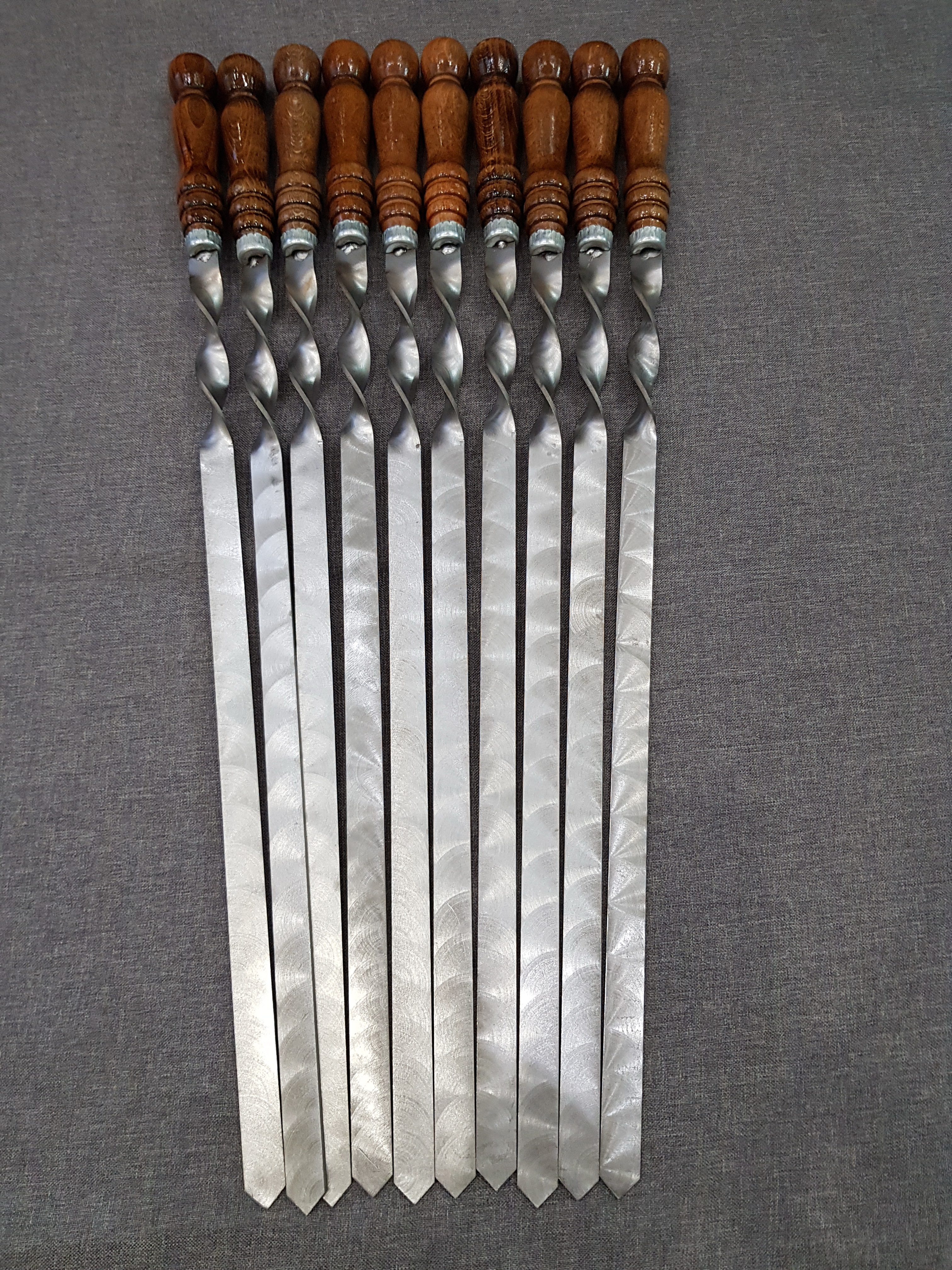 

Шампур для люля-кебаб из нержавеющей стали с деревянной ручкой Topaz L-700х20х3 мм. Набор-10 шт (75-11)