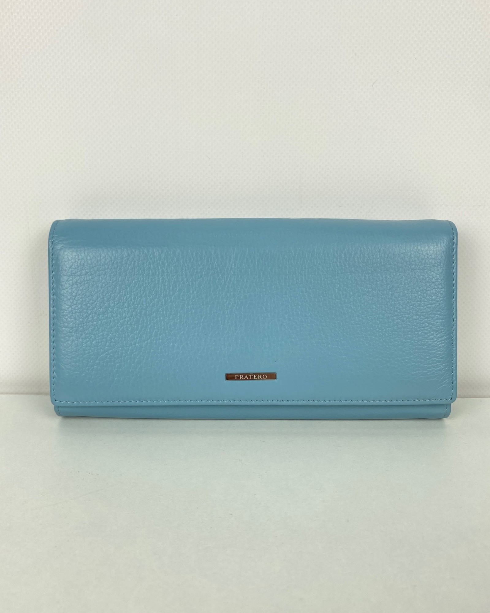 

Кошелёк женский кожаный 9,5 18 3 см. Magicbag Голубой