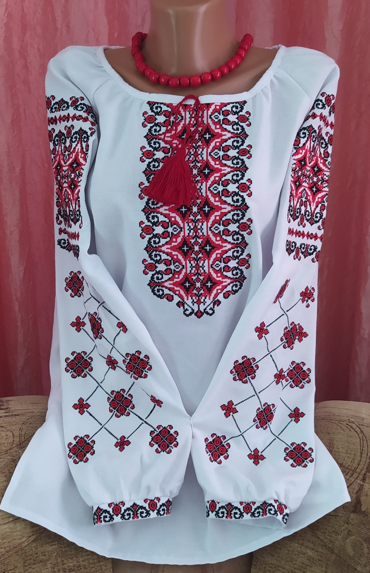 

Жіноча Вишиванка "Два кольори, Жіноча Вишиванка "Два кольори" 56
