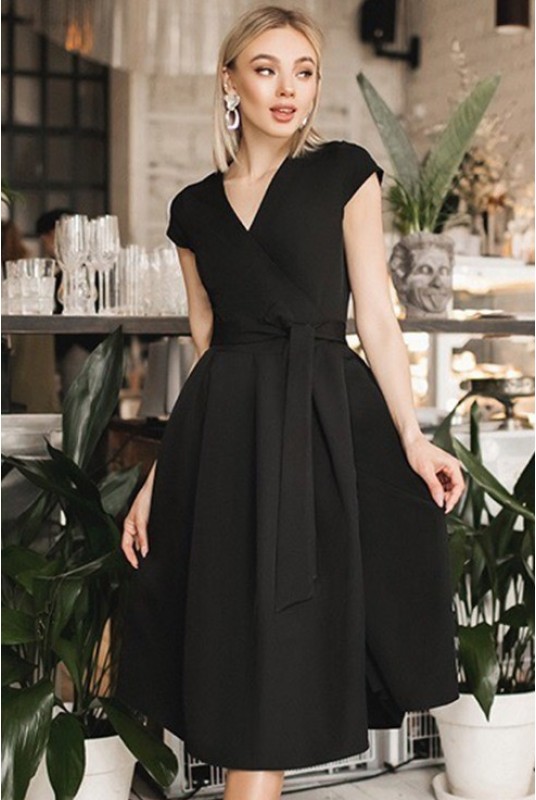 

Однотонное летнее платье Look and Buy Лусия  черное, Однотонное летнее платье Look and Buy Лусия 44 черное
