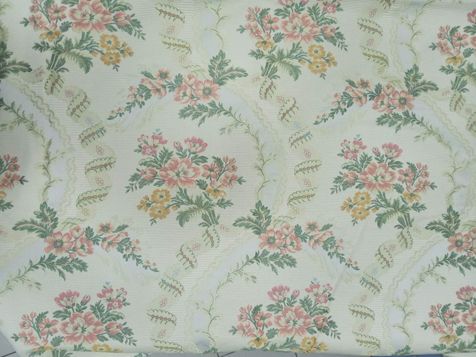 

Декоративная ткань Гобелен Цветы Светло - оливковый