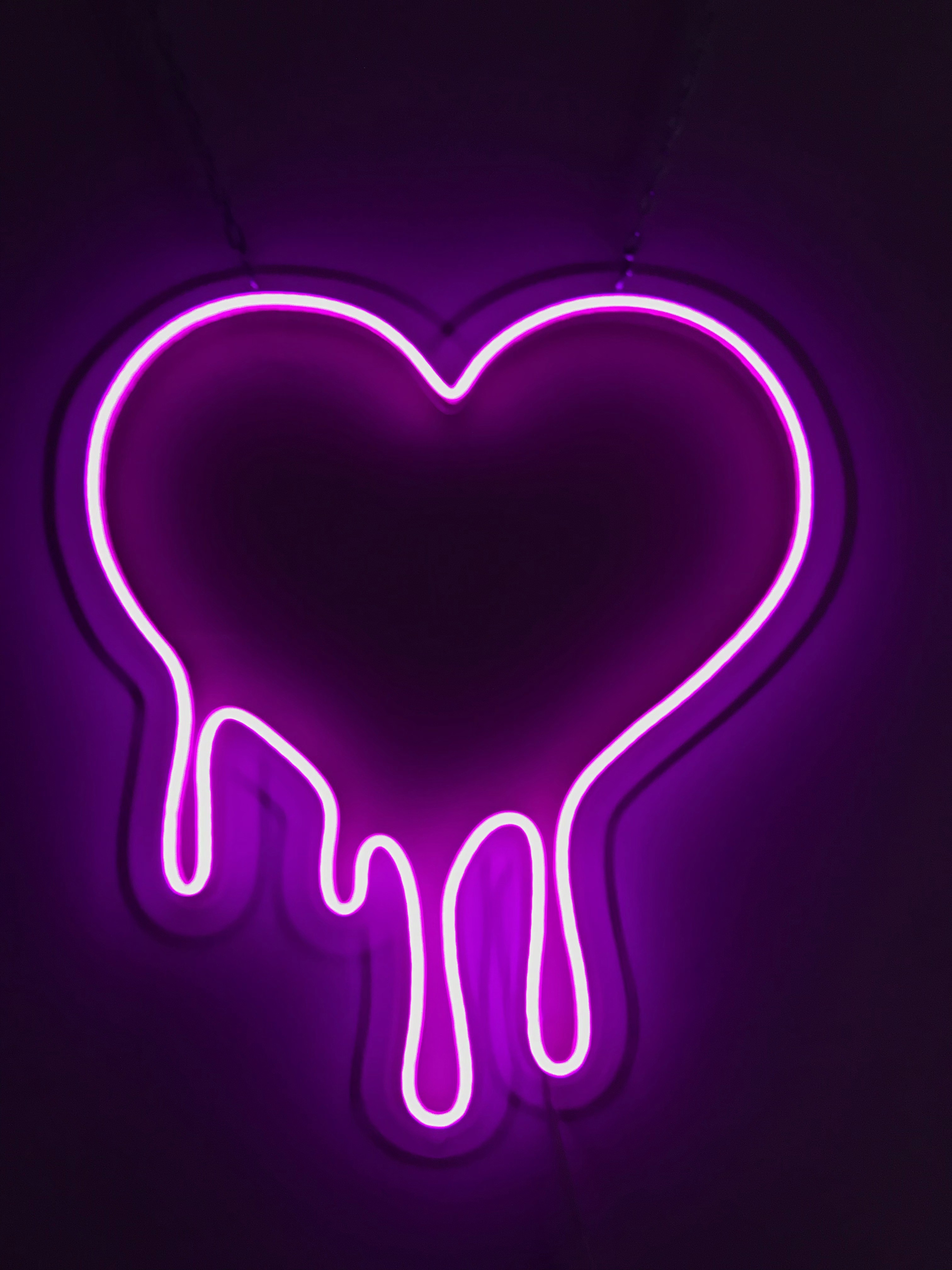 

Неоновый светильник Neon Lightning "Сердце тающее"
