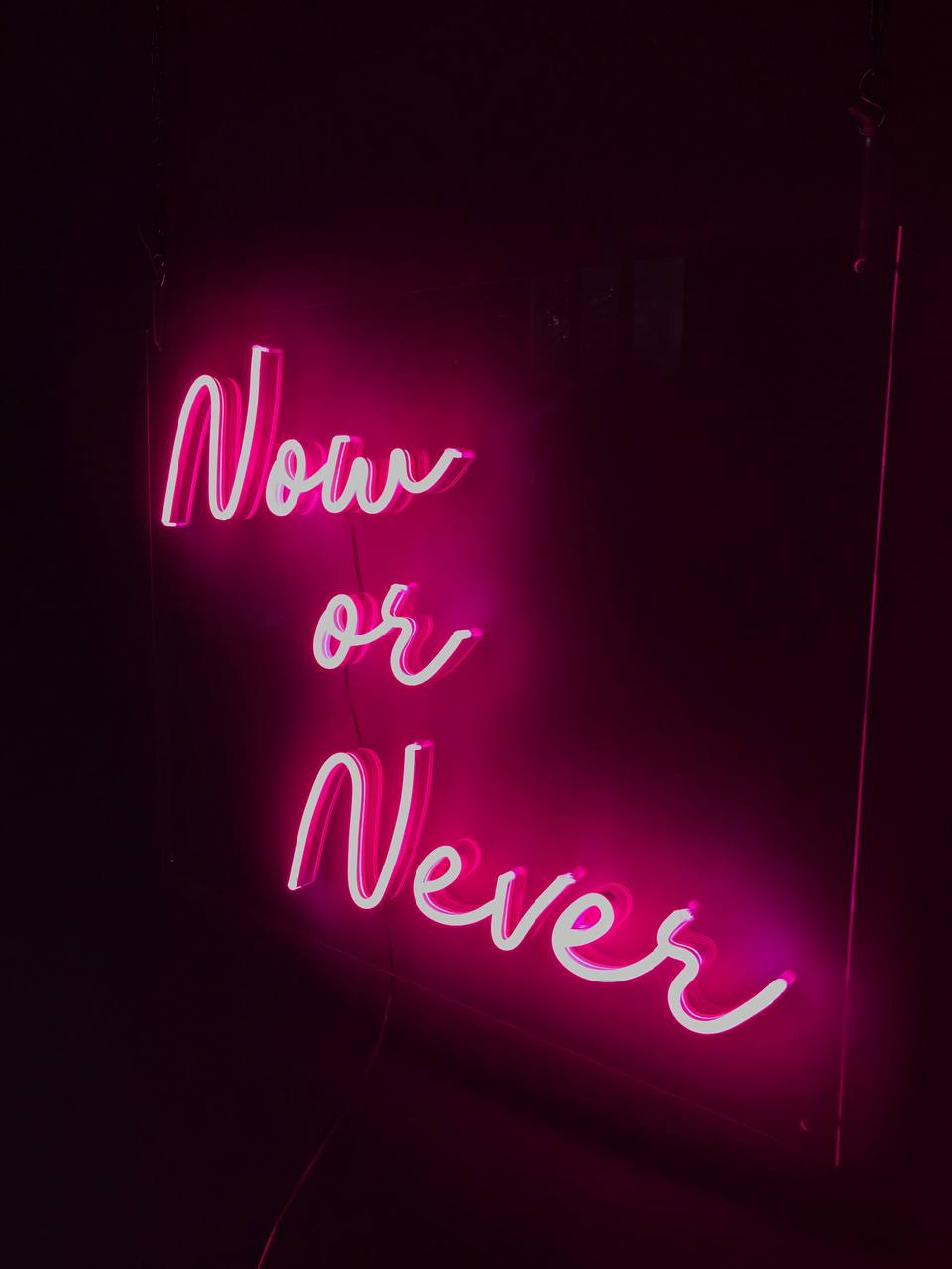 

Неоновый светильник Neon Lightning "Now or Never"