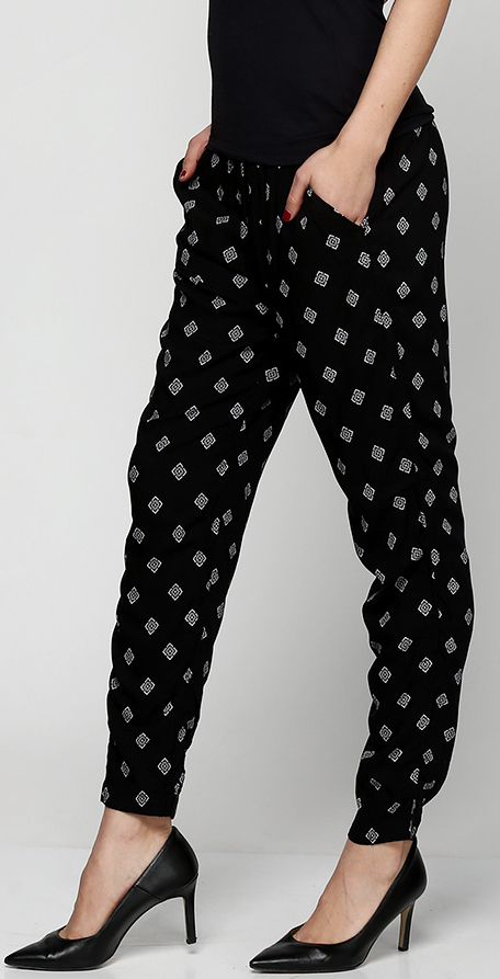 

Брюки H&M 3hm04440007  160/64A Черные, Брюки H&M 3hm04440007 34 160/64A Черные