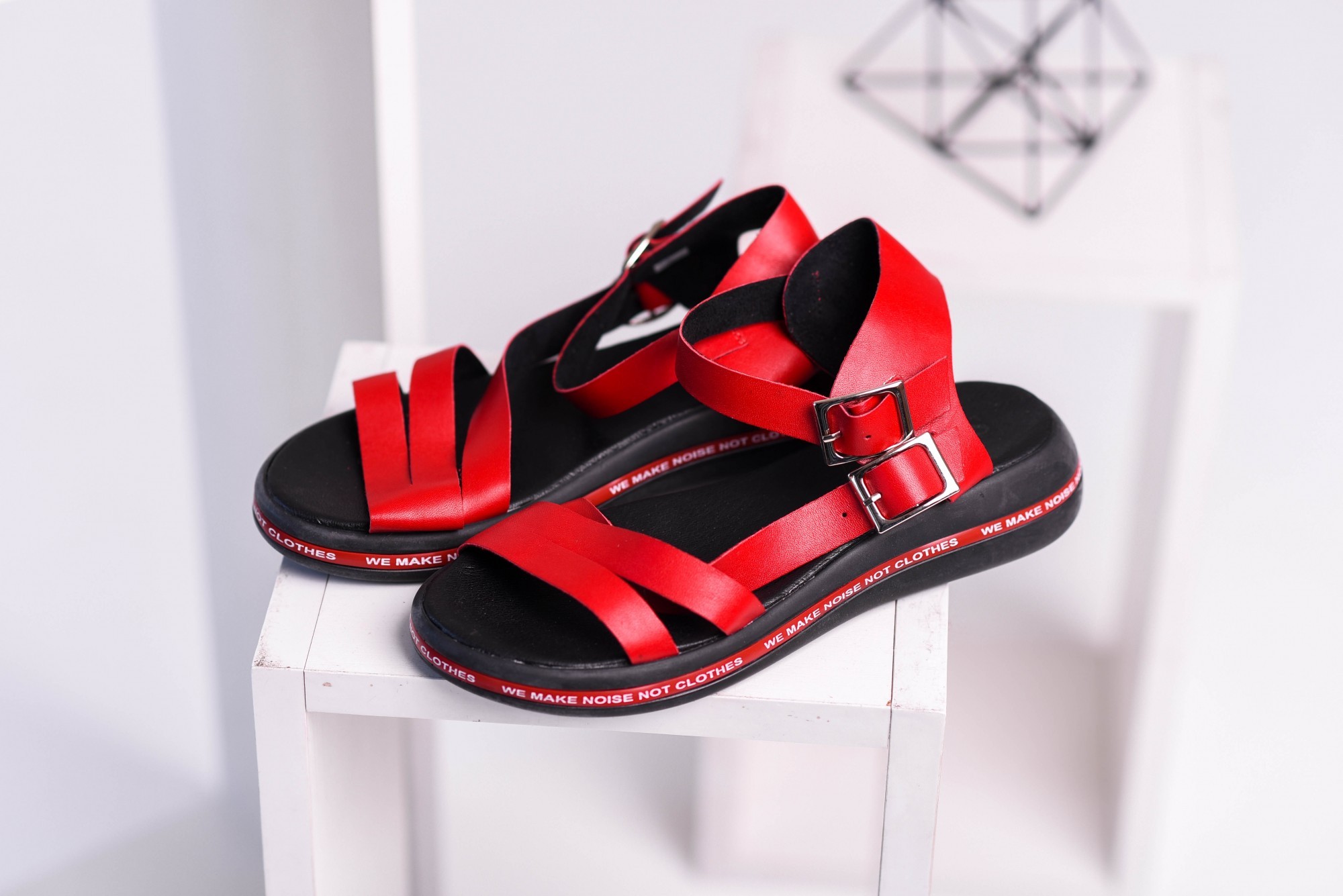 

Босоножки Maya Shoes 2496 Красные 39р