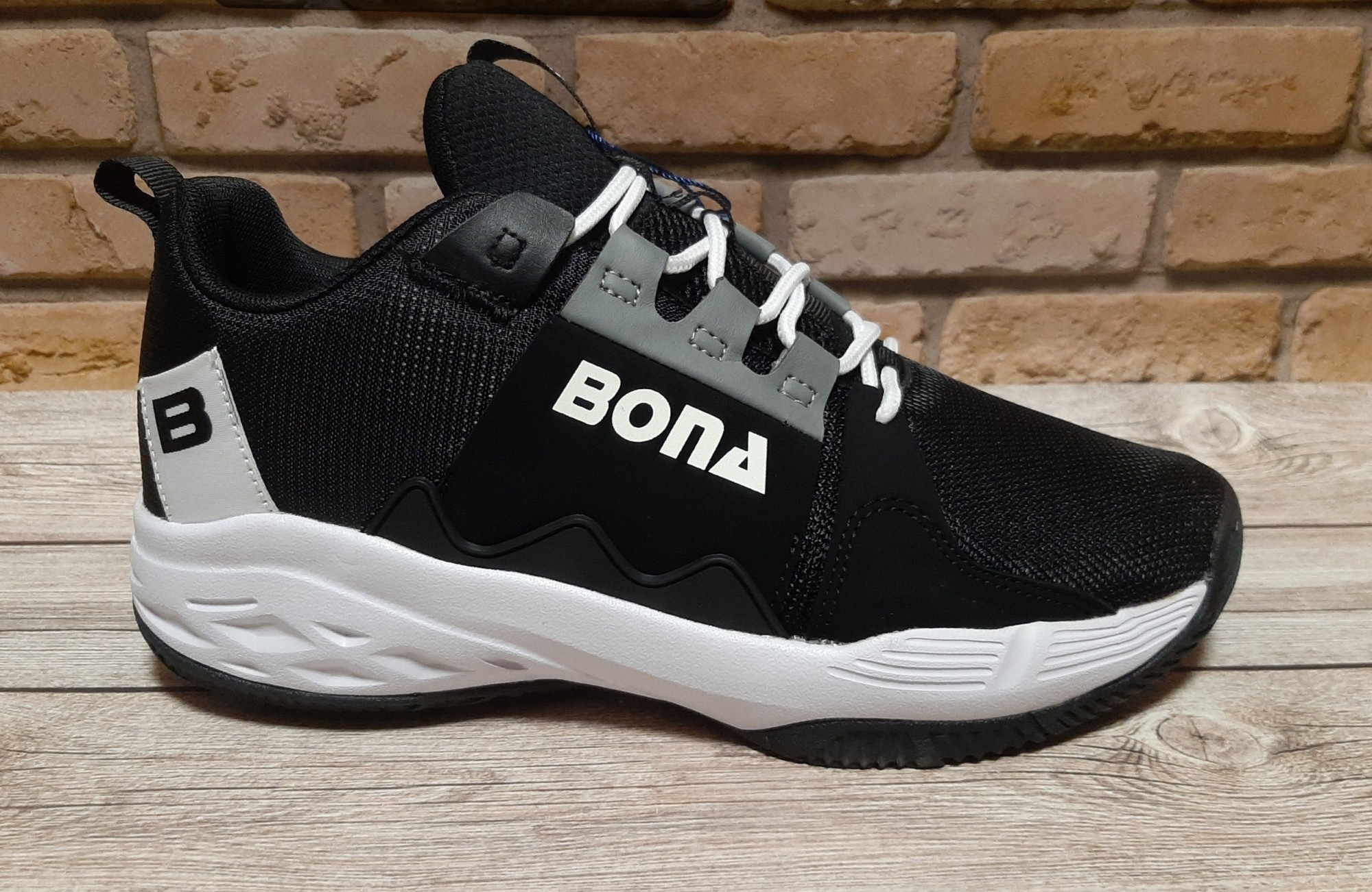 

Кроссовки Bona 188 СП 38 р черные 24.5 см
