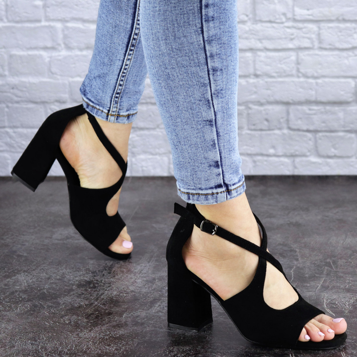 

Женские босоножки черные Zima 1832 39 р