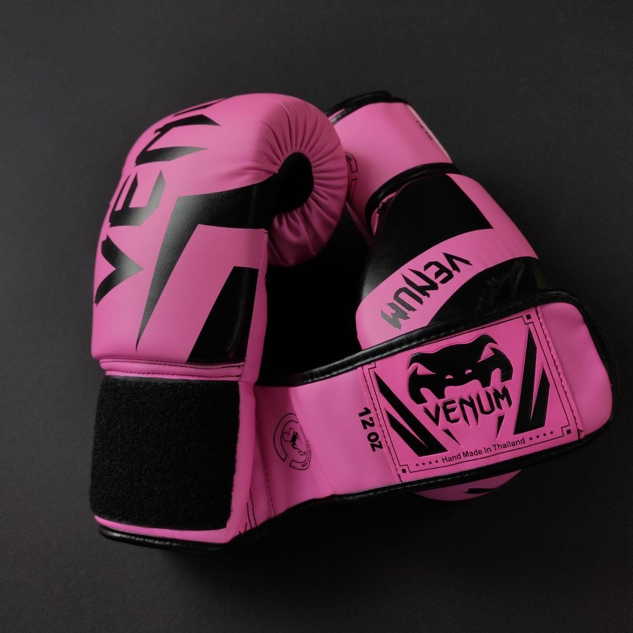 Качественные боксерские перчатки Венум VENUM на липучке для тренировок .