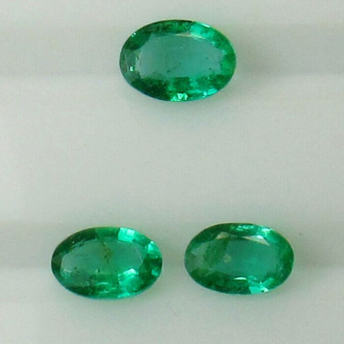 

1.38Ct Комплект (3шт.) натуральных изумрудов 6*4мм - 6.5*4.7 овал Е14820