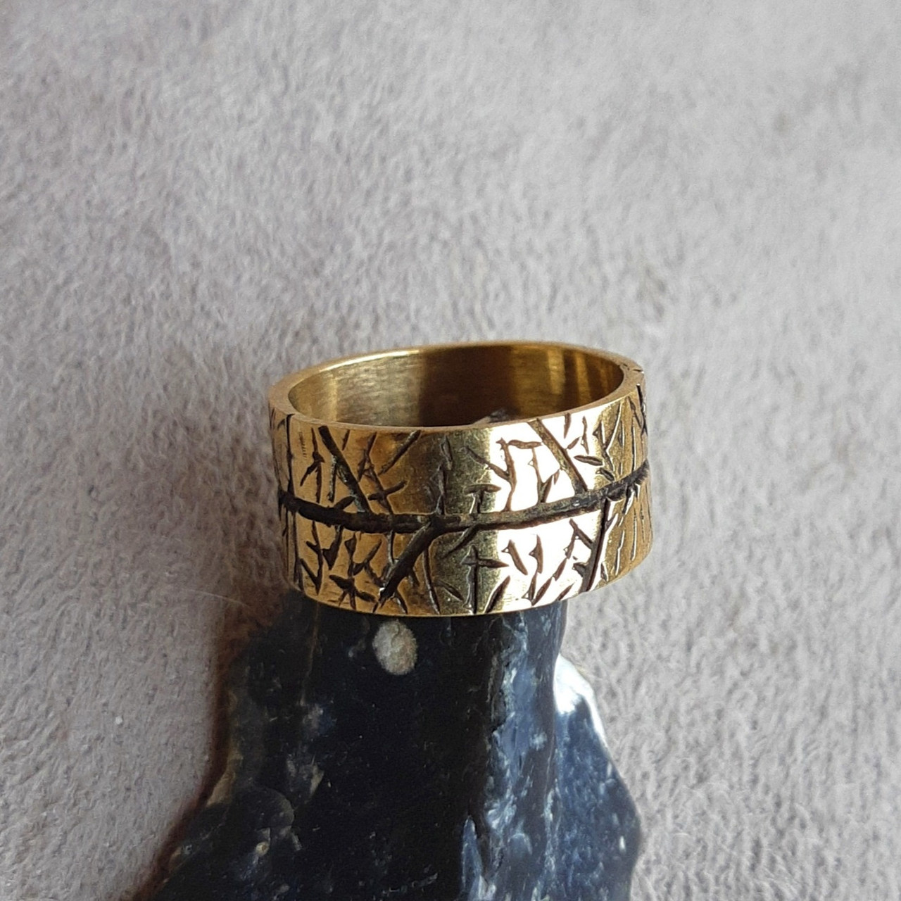 

Бронзовое кольцо "Золотой листок" ручная работа 1116С16 размер 16