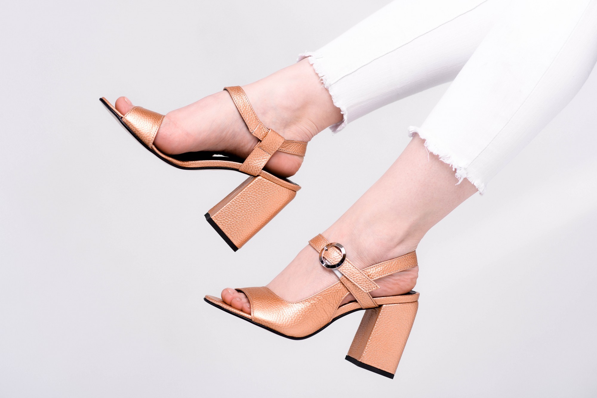 

Босоножки Maya Shoes 2515 Бронзовый 39р