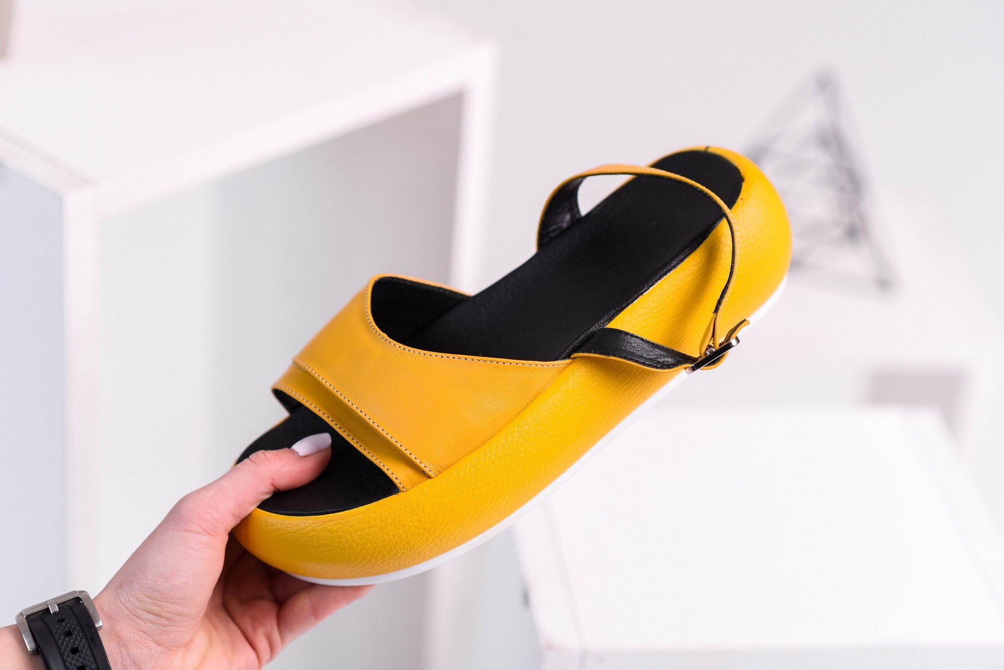 

Босоножки Maya Shoes 2500 Желтые 38р