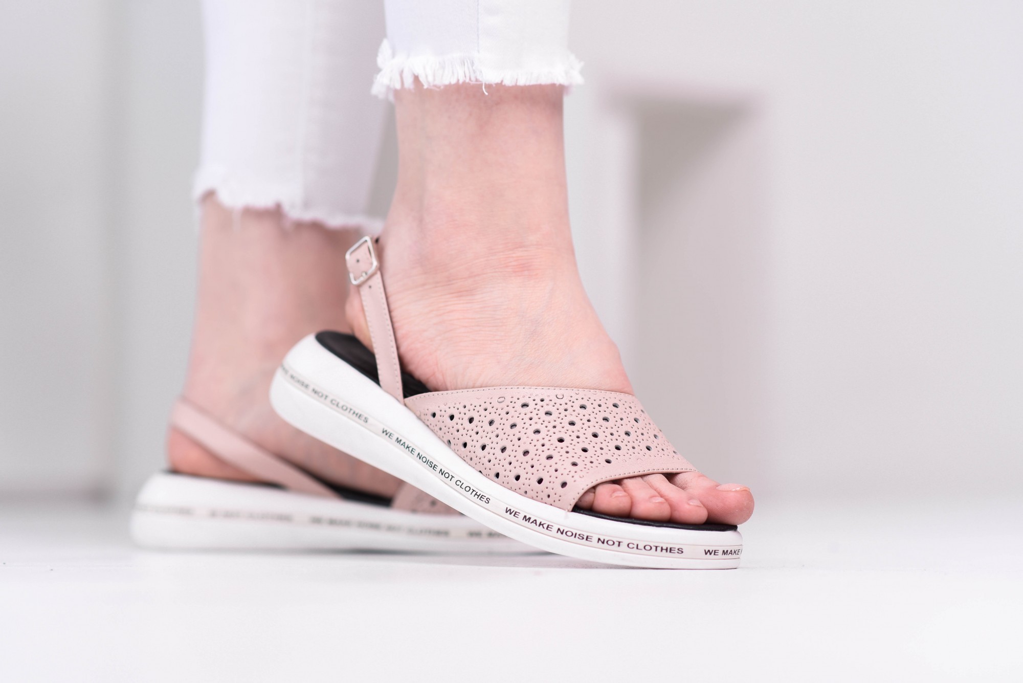 

Босоножки Maya Shoes 2520 Пудровый 37р
