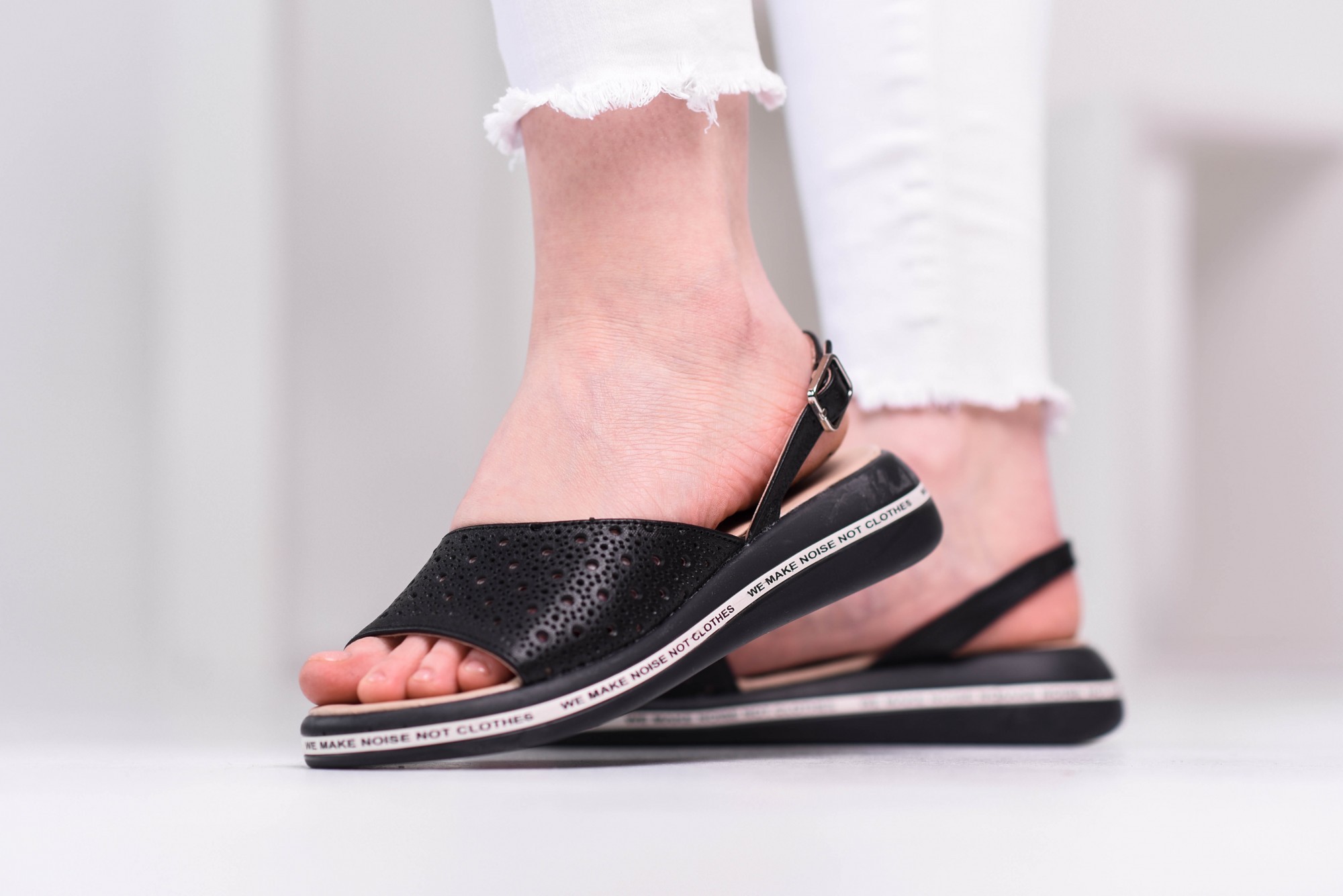 

Босоножки Maya Shoes 2520 Черный 37р