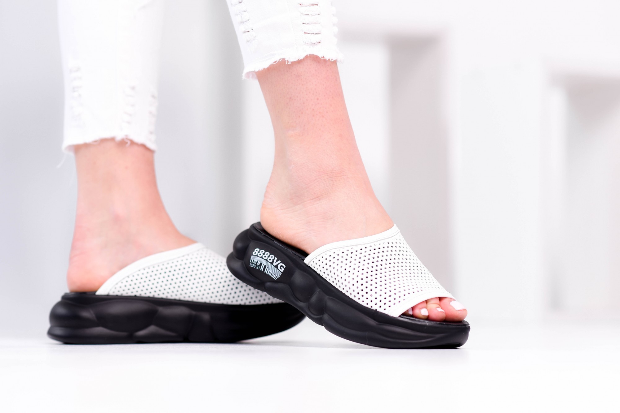 

Босоножки Maya Shoes 2503-1 Белые 37р