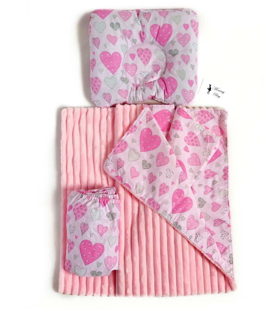 

Набор в круглую/овальную кроватку 3в1 (простынь, плед, подушка) Розовые сердечки №3
