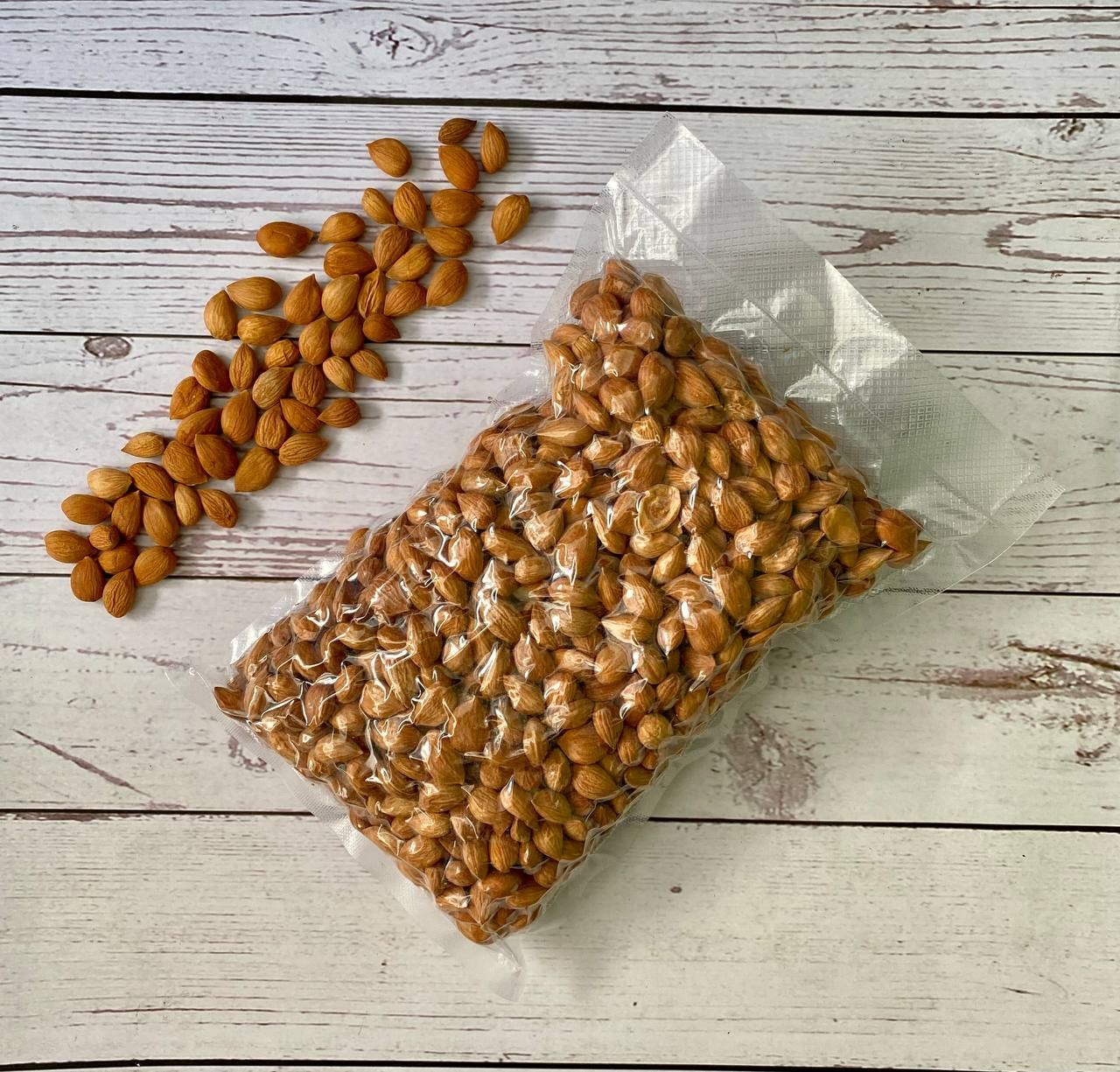 Абрикосовые косточки 100 г от продавца: Healthy Snacks – купить в ...