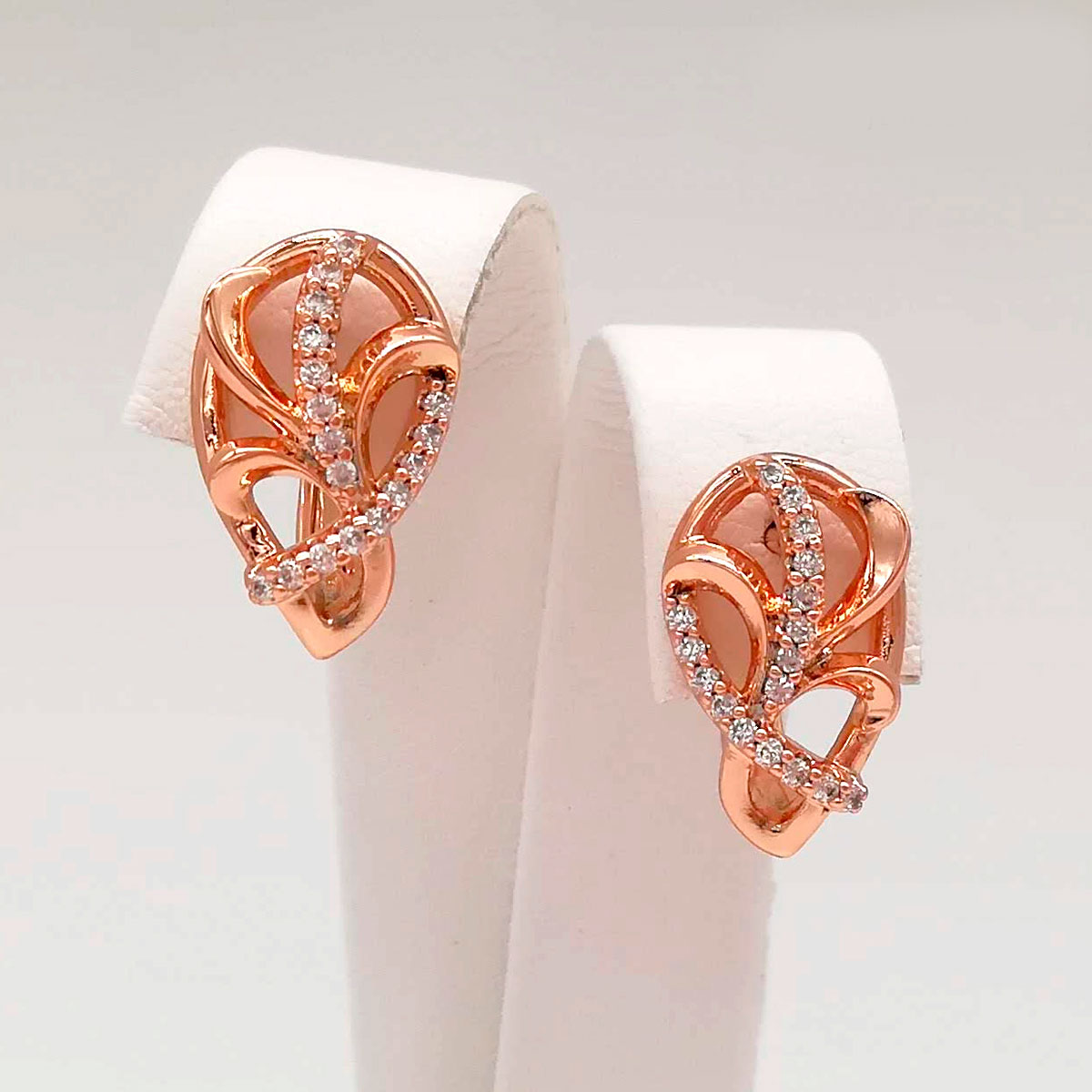 

Серьги Xuping из медицинского золота, белые фианиты, позолота PO, 24676