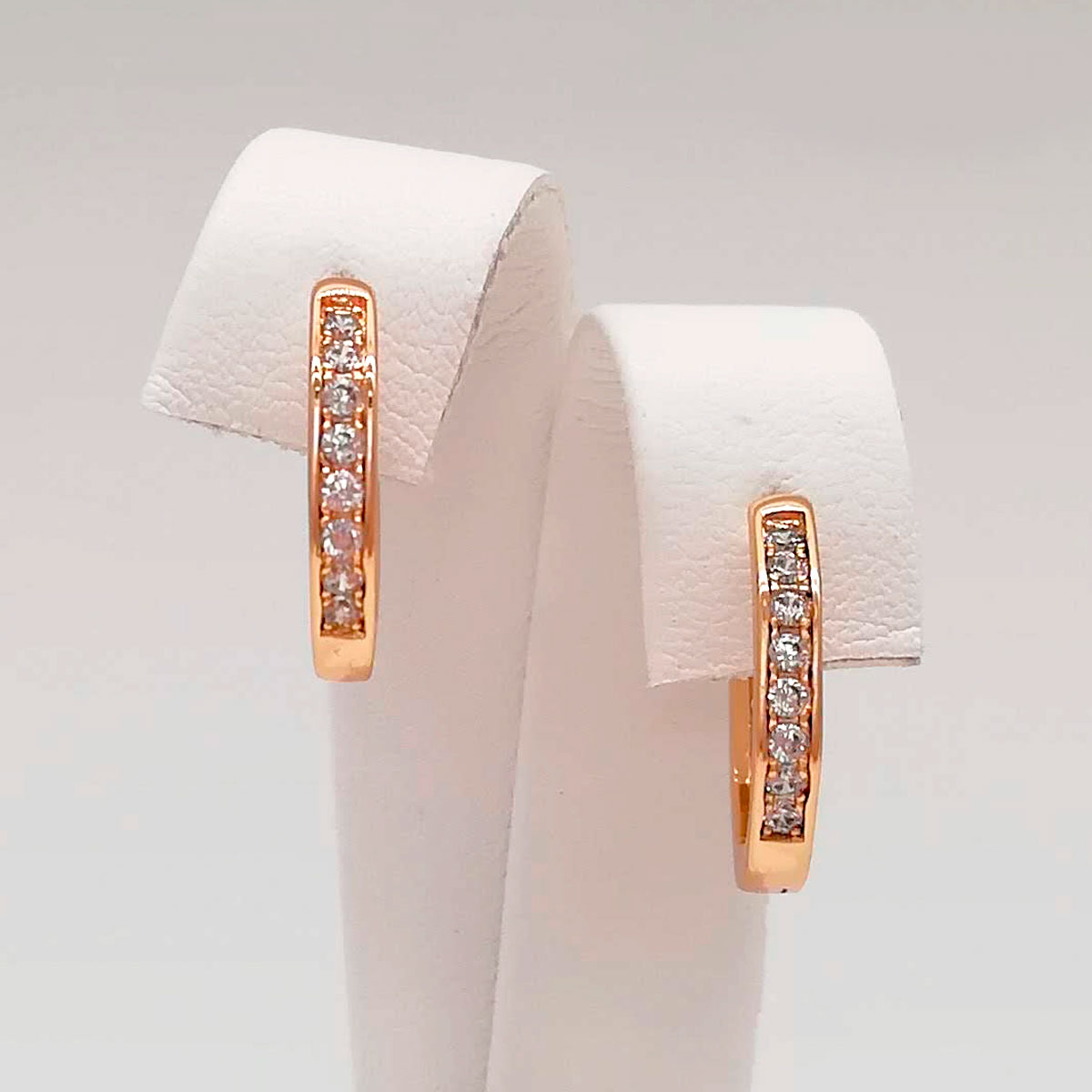 

Серьги Xuping из медицинского золота, белые фианиты, позолота 18K, 24579