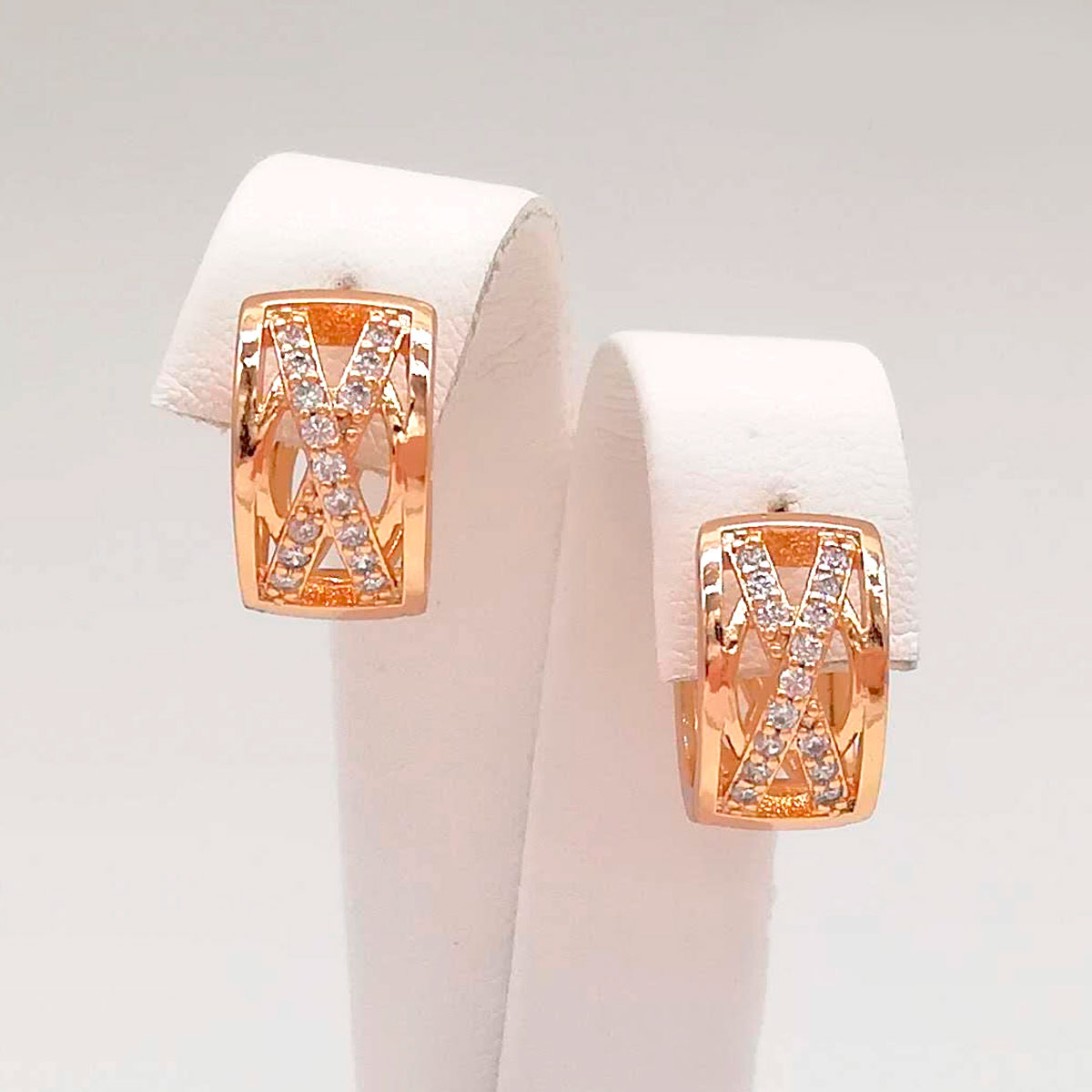 

Серьги Xuping из медицинского золота, белые фианиты, позолота 18K, 24586