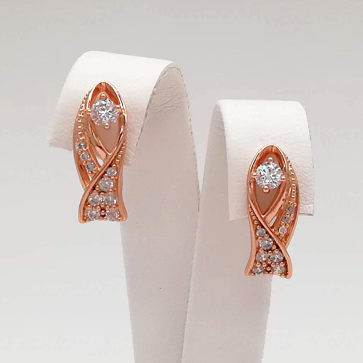 

Серьги Xuping из медицинского золота, белые фианиты, позолота PO, 24624