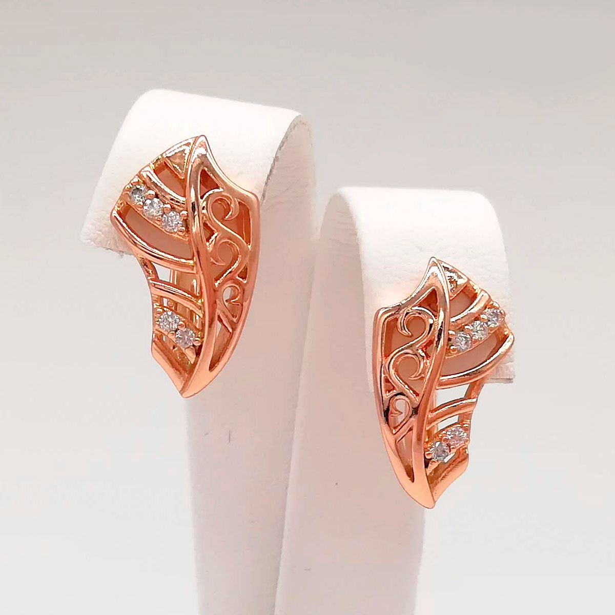 

Серьги Xuping из медицинского золота, белые фианиты, позолота PO, 24667