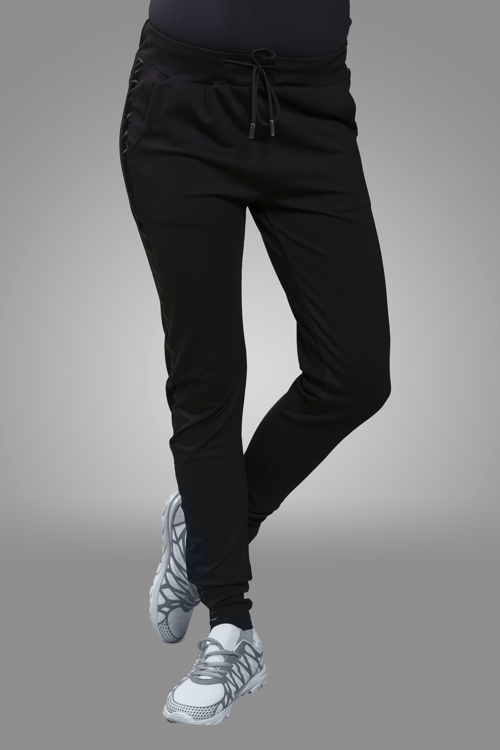 

Спортивные брюки женские Freever GF W01 черные 2XL