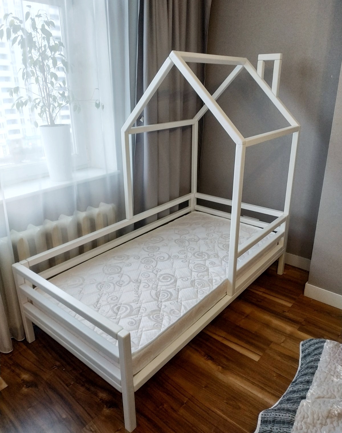 

Кроватка домик SweetDream 160*80 Белая (new_76625)