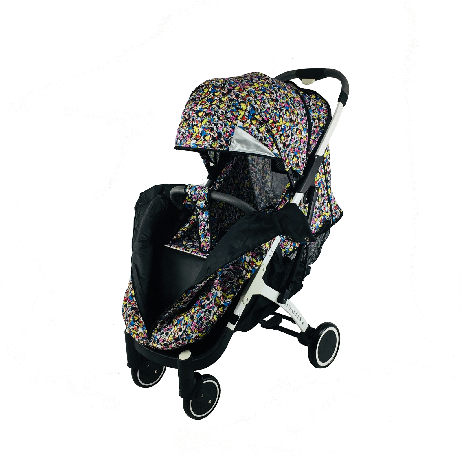 

Коляска Yoya Plus-4-2021 колёса 13,5/16 на молнии с Сумкой для мамы серой и Конвертом на флисе Disney mix на белой раме