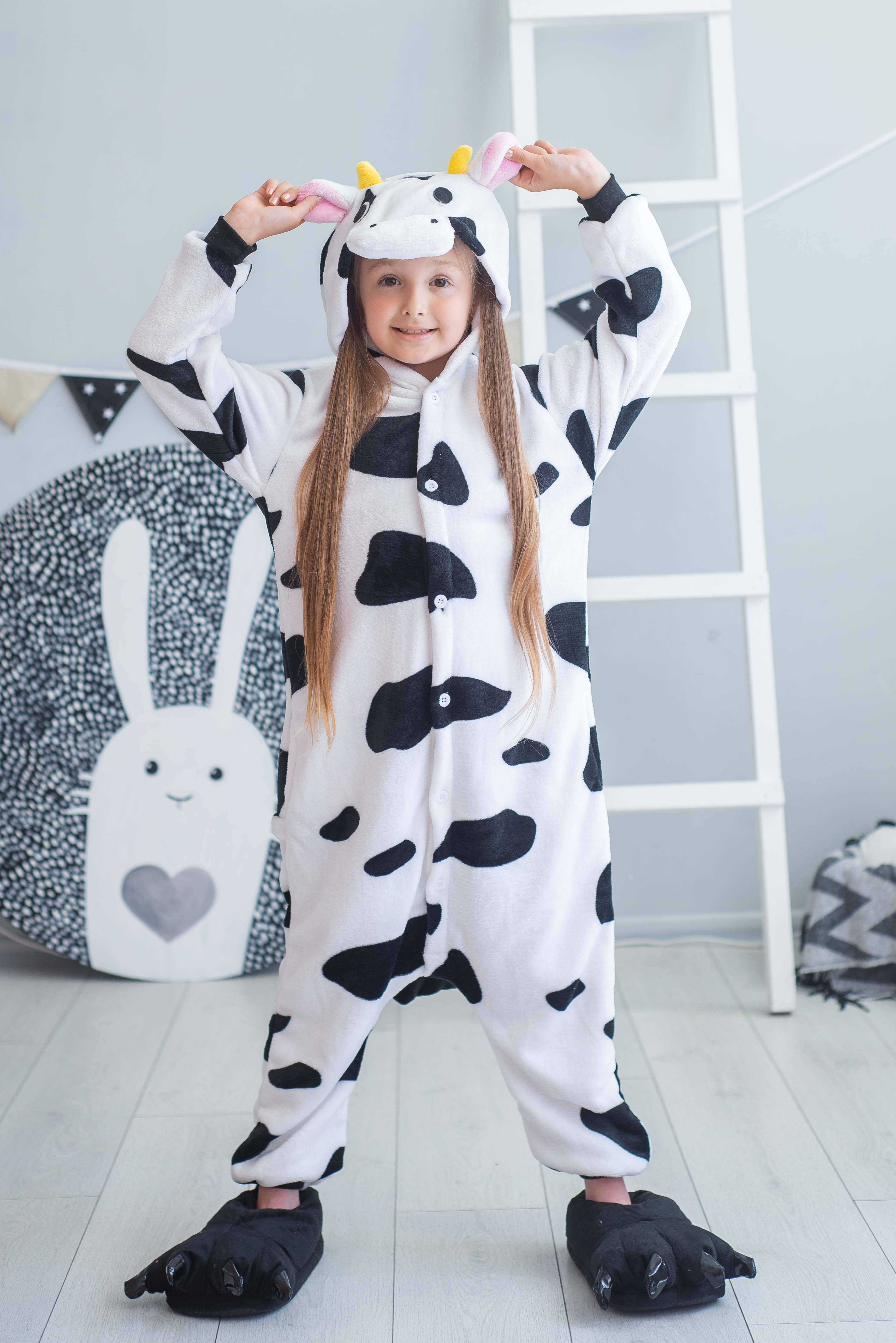 

Пижама Кигуруми детская BearWear Коровка Милка S 105 - 115 см Черно-белый (K0W1-0035-S)