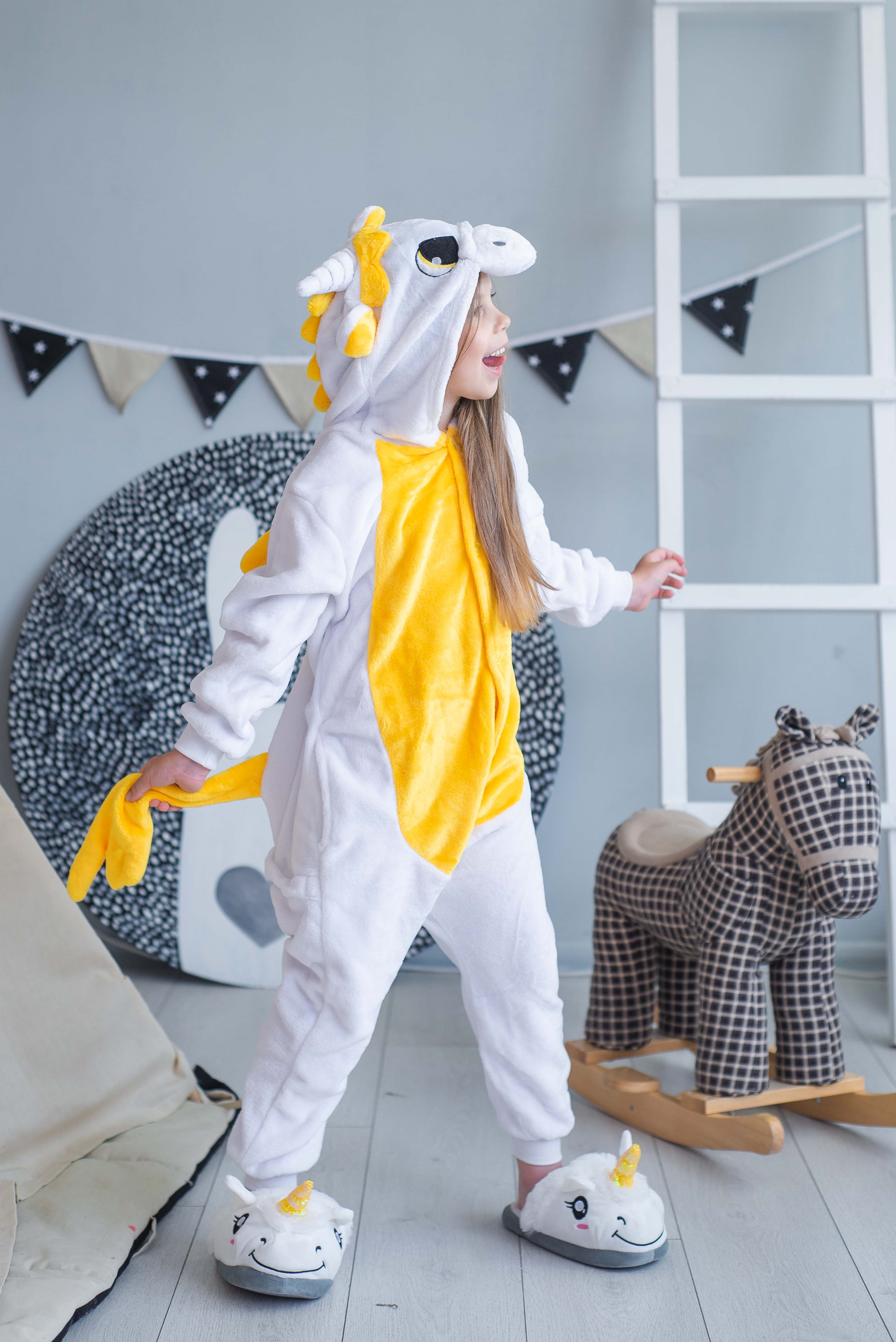 

Пижама Кигуруми детская BearWear Единорог с крылышками L 125 - 135 см Бело-желтый (K0W1-0011-L)