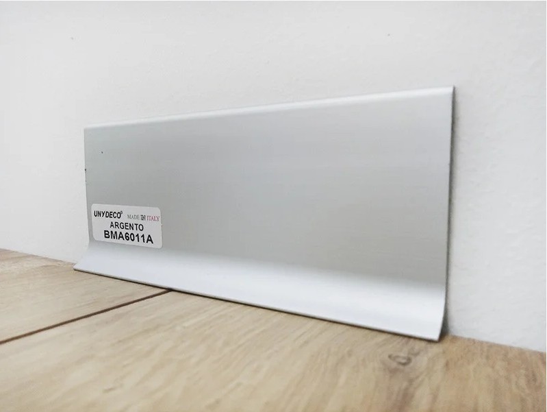 

ПЛИНТУС АЛЮМИНИЕВЫЙ UNYDECO СЕРЕБРО BMA6011A