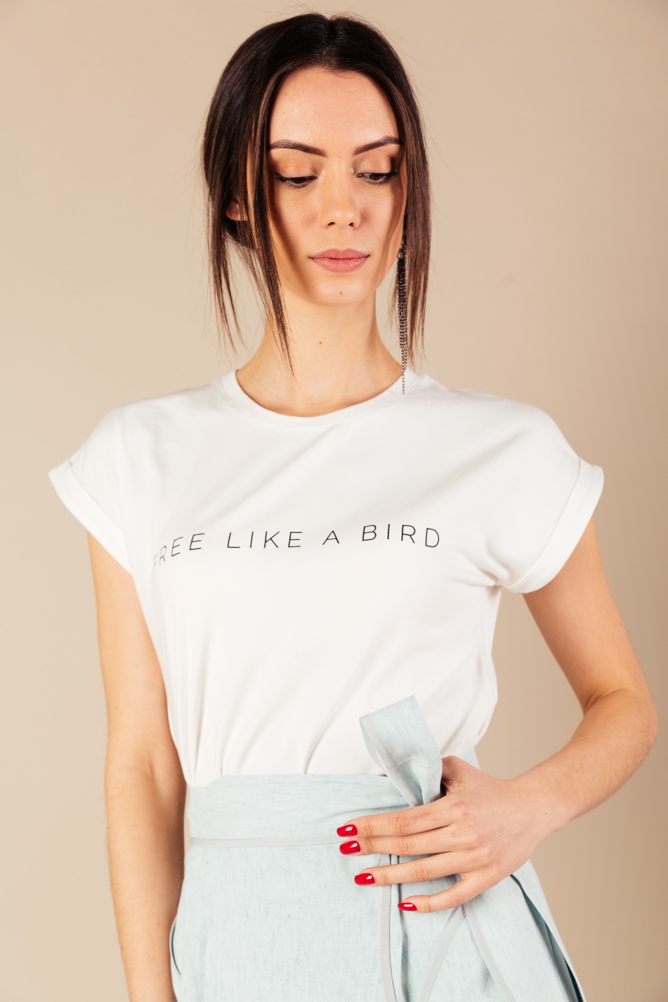 

Футболка MOMOT Free like a bird XS (42) белая с принтом (T-shirt_white)