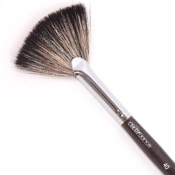 

Кисть №40 Color dance Black (для завершения макияжа)