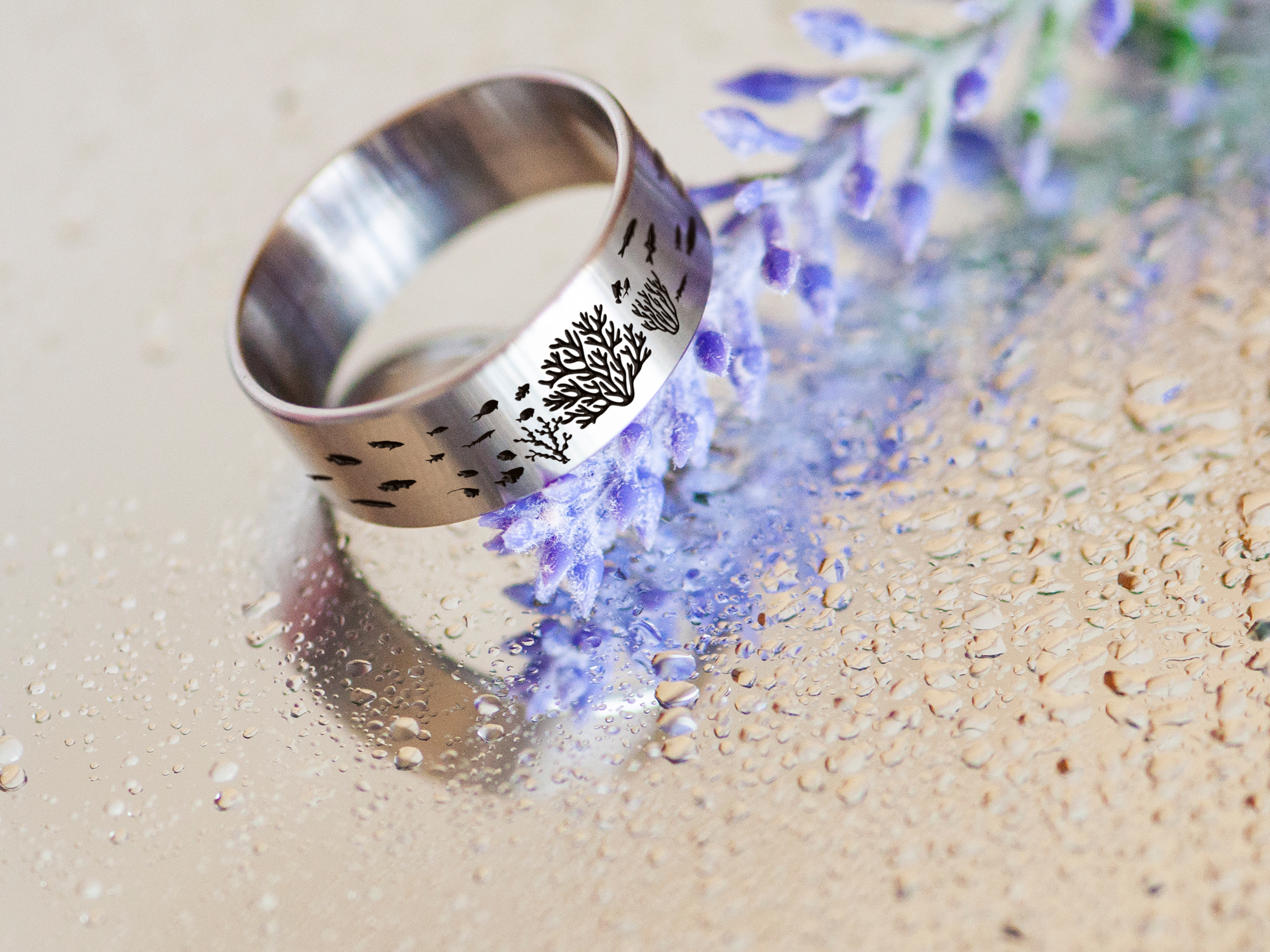 

Кольцо из ювелирной стали с рыбками кожаный чехол DIDIART JEWELRY размер 18,2 R0003